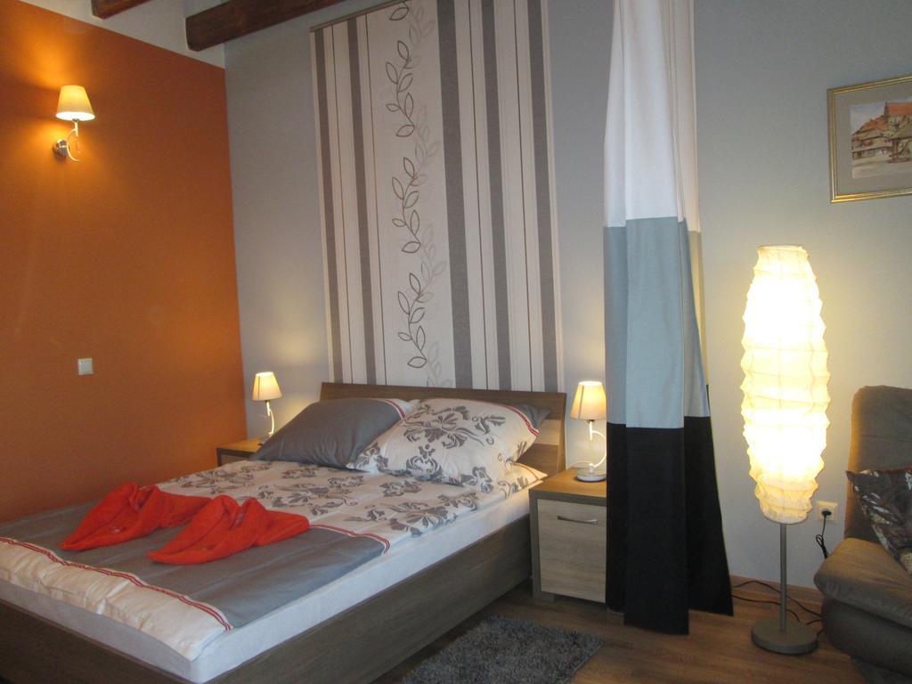 Apartamenty Przy Farze Kazimierz Dolny Room photo