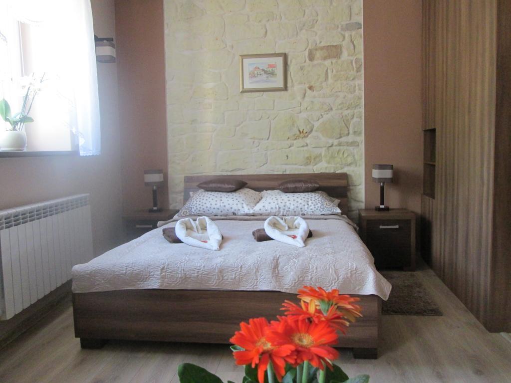 Apartamenty Przy Farze Kazimierz Dolny Room photo